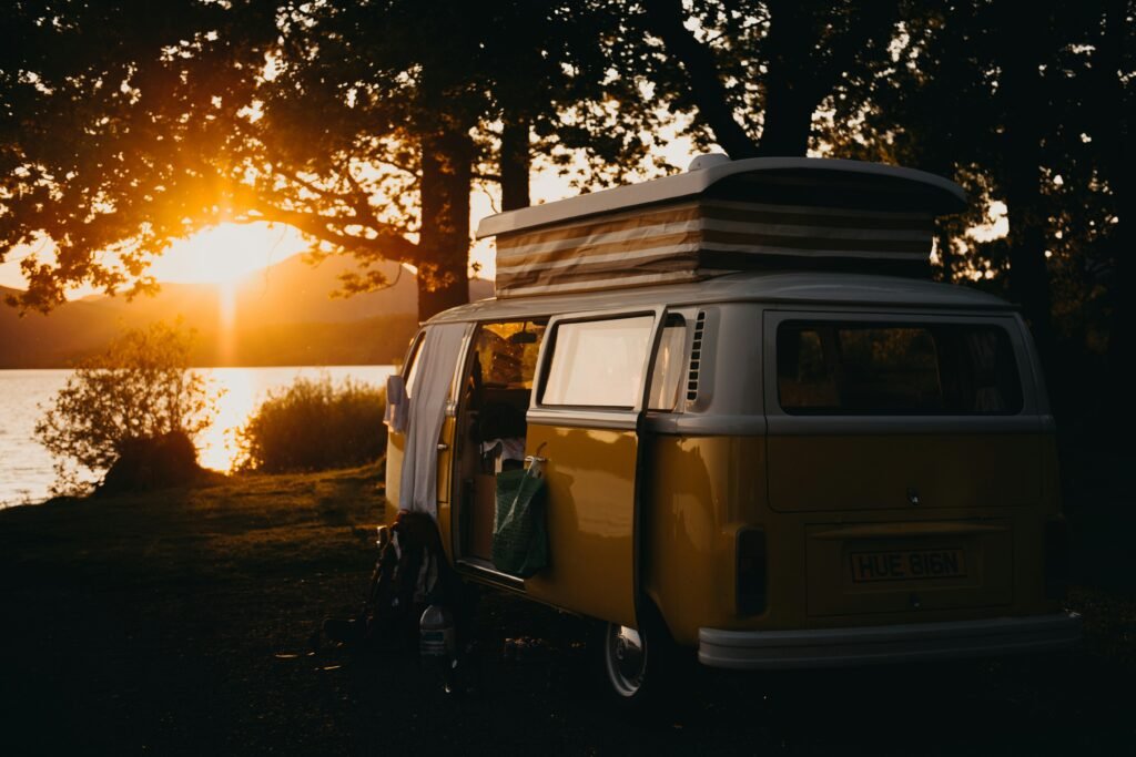 De eigen risico camperhuur verzekering van Asured, zorgeloos op avontuur. Reizen met een camper is een van de meest bevrijdende manieren om de wereld te verkennen. Het biedt de mogelijkheid om in je eigen tempo te reizen, te stoppen waar en wanneer je maar wilt, en te genieten van de schoonheid van de natuur. 