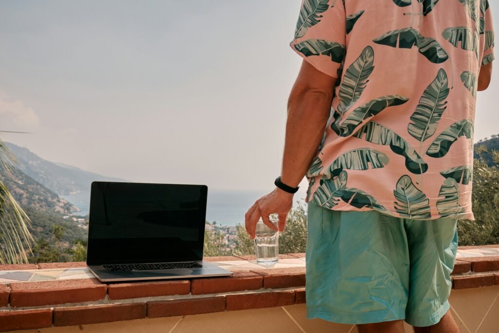 Is Jouw Zakelijke Laptop Verzekerd Op Vakantie? Ontdek Alles Over Verzekeringen Voor Ondernemers! 4 laptop verzekerd